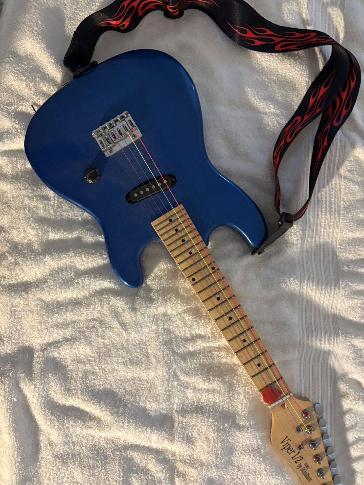 Old Guitar NEED GONE ASAP