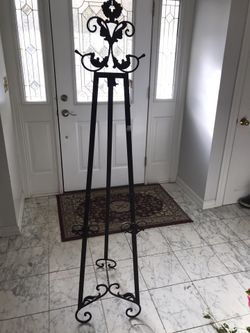 Metal easel