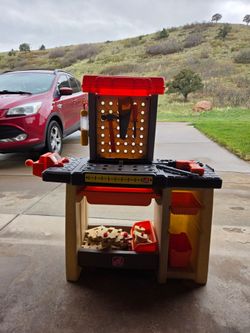 Kids work bench