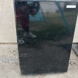 Insignia Mini Fridge 