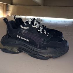 balenciaga triple s
