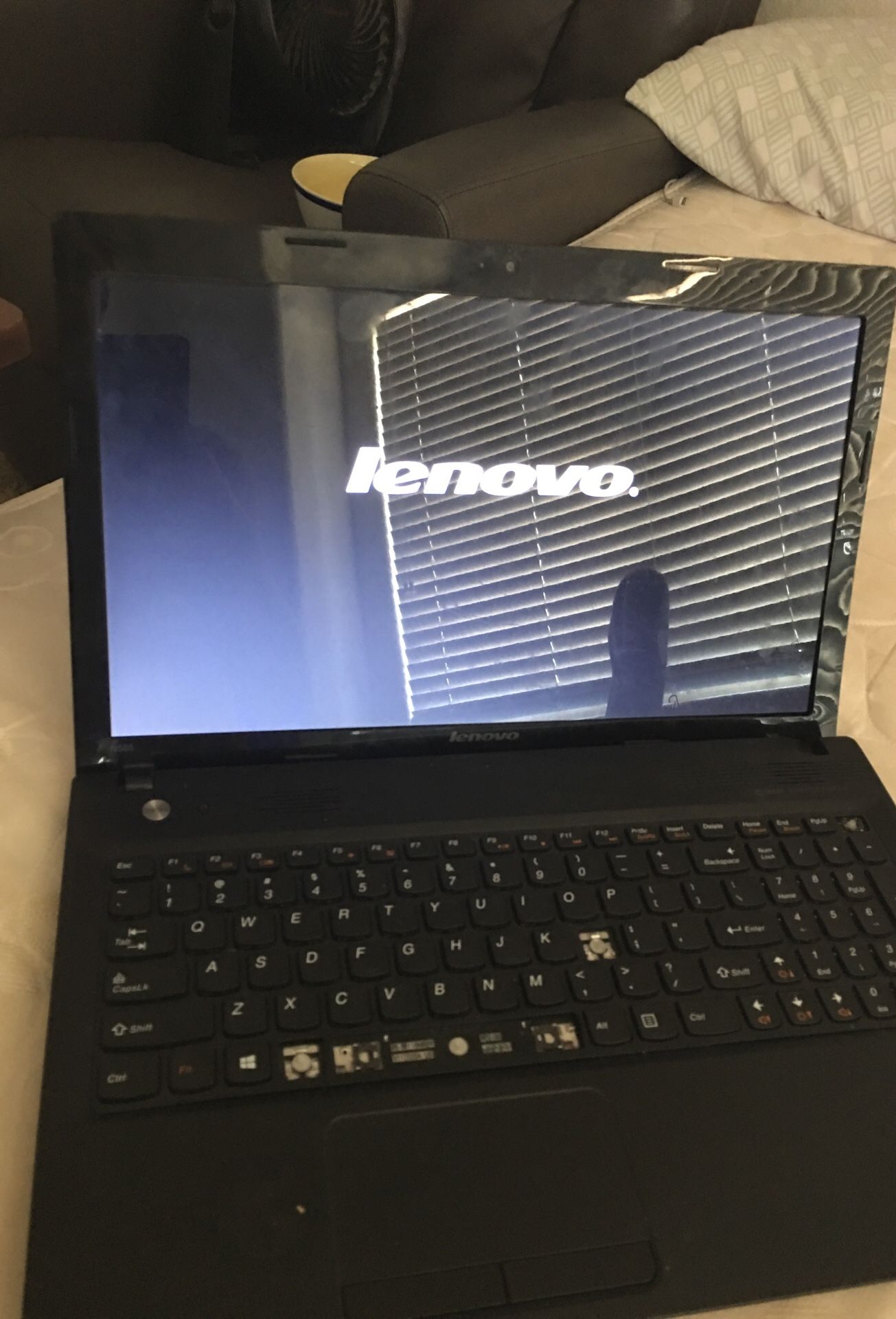 Lenovo laptop BROKEN KEYBOARD AND SCREEN SEPARATED