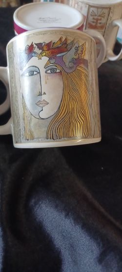 LAUREL BURCH Coffee mugs- Authentic  