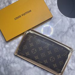 Louis Vuitton Monogram Zippy Wallet 