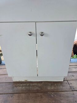 Bathroom cabinet