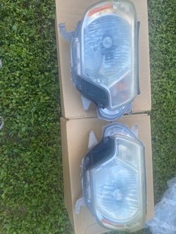 2013 Toyota Tacoma Headlights