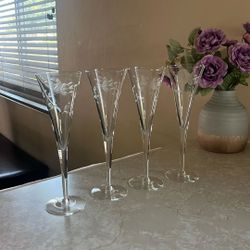 Set of 4  tall  champagne flutes/ copas/Princess House no  Chips No broken Good ConditionNo Box