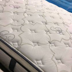 NEW QUEEN *MT* STILL IN PACKAGE