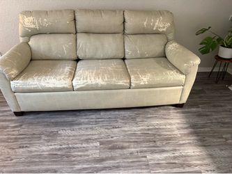 Queen-size pull out sofa bed