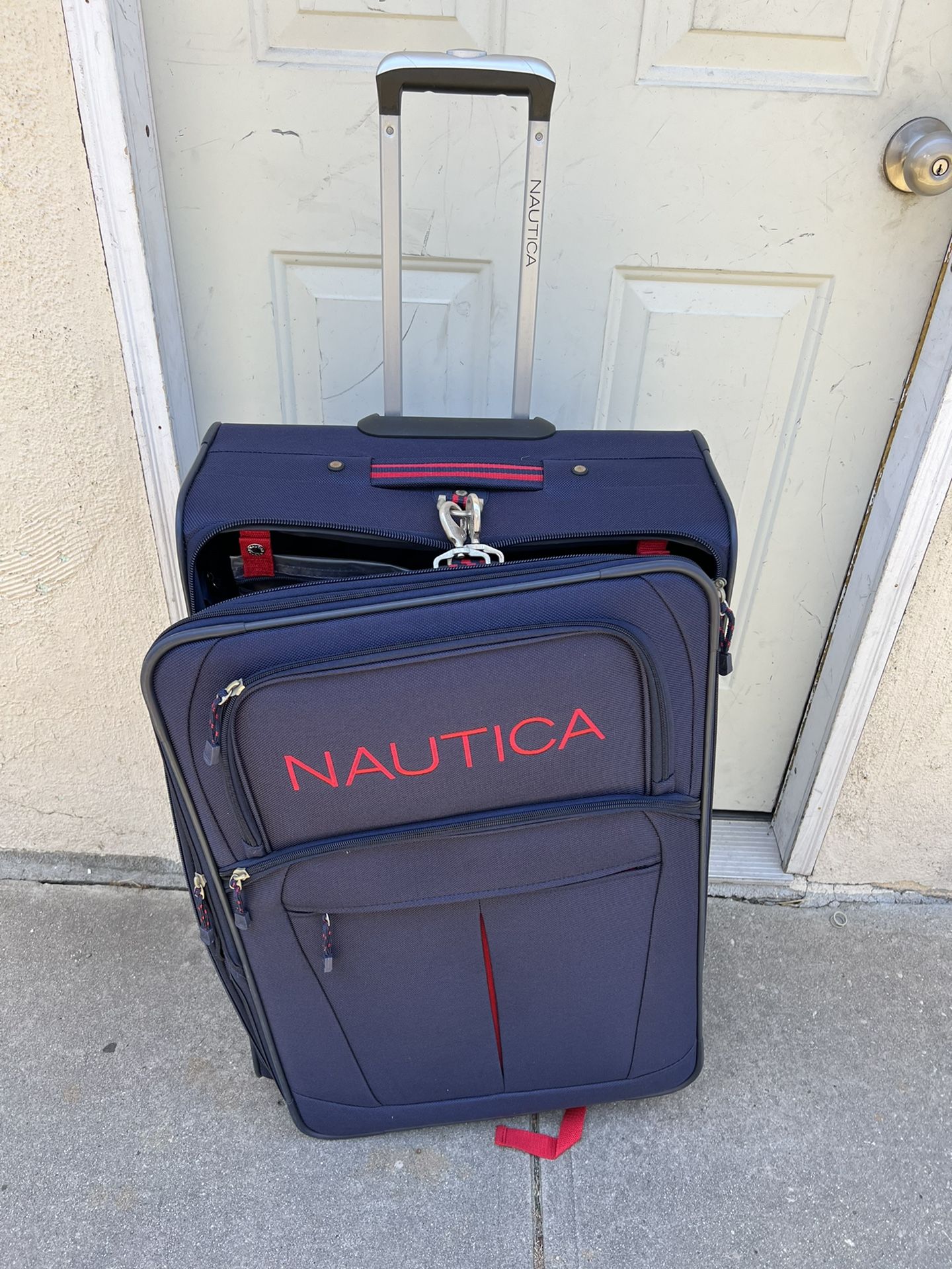 NAUTICA LUGGAGE SIZE 28