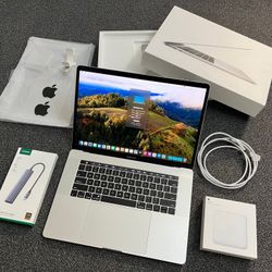 2017 Apple MacBook Pro 15" 2.8 GHz Intel Core i7 16 GB Ram 512 GB SSD AMD Radeon Pro 560, Intel HD Graphics 630