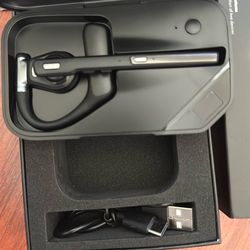 Truck Drivers Are Switching to This Wireless Earpiece