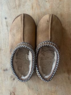 Women’s UGG Tasman ll Slippers- Size 7