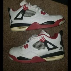 Jordan Retro 4's