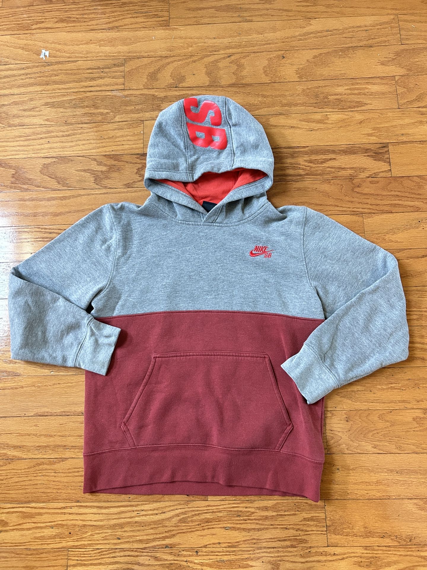 Like new Nike SB boys Hoodie size L 12-13yrs