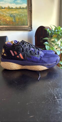 Women’s basketball shoes