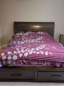 King bedframe with 6 storage drawers