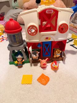 Little People Farm House & Animals