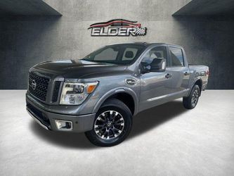 2017 Nissan TITAN