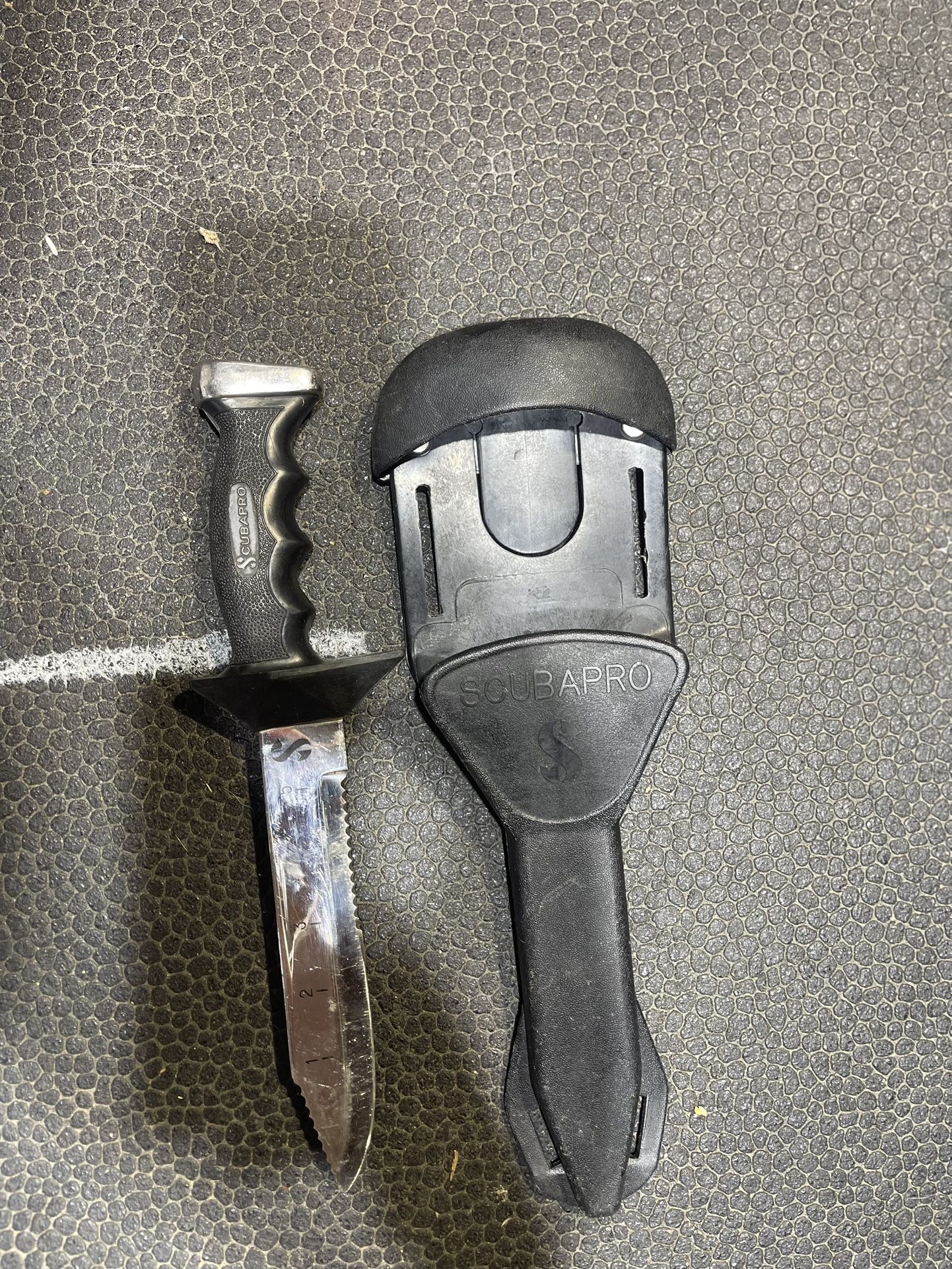 Scubapro stainless steel 5-inch serrated leg strap knife