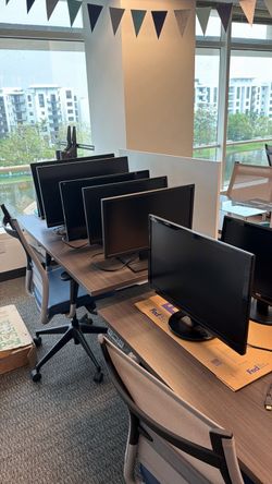 7 Computer Monitors – Acer & ViewSonic – Great Condition