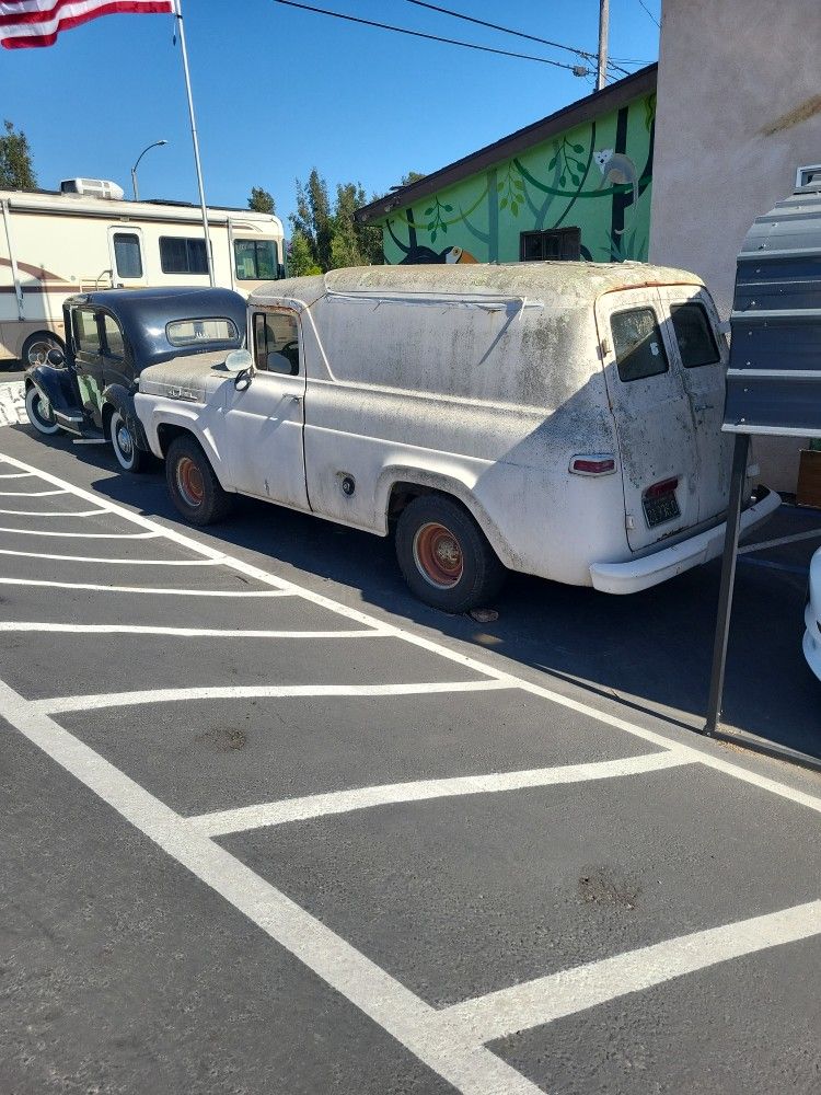 1959 Forn Truck Van, Lots Extra Parts