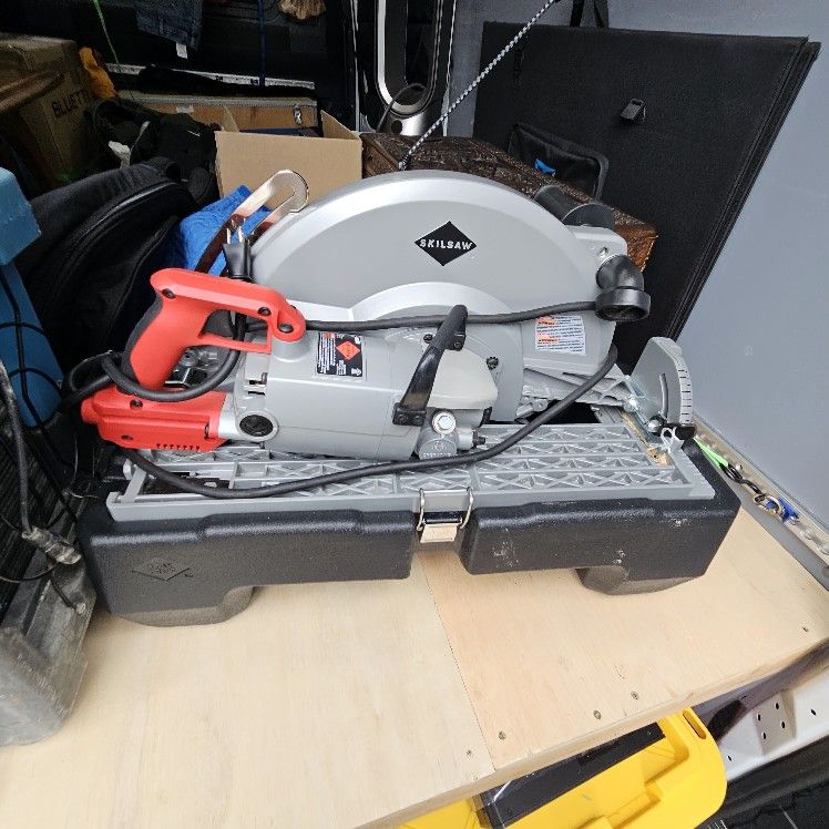 SKIL 16-5/16 In. Magnesium Worm Drive Skilsaw Circular Saw - SPT70V-11
Northland Item Is An Excellent Condition No Trades No Offers Prices Firm