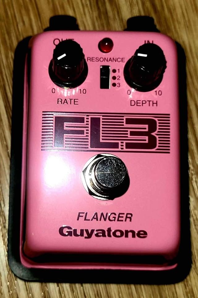 Guyatone FL-3 Flanger 80s pink Guitar effect pedal NEW IN BOX