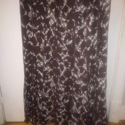 Very Nice Ladies Size Small Skirt