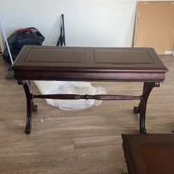 Living Room Tables 
