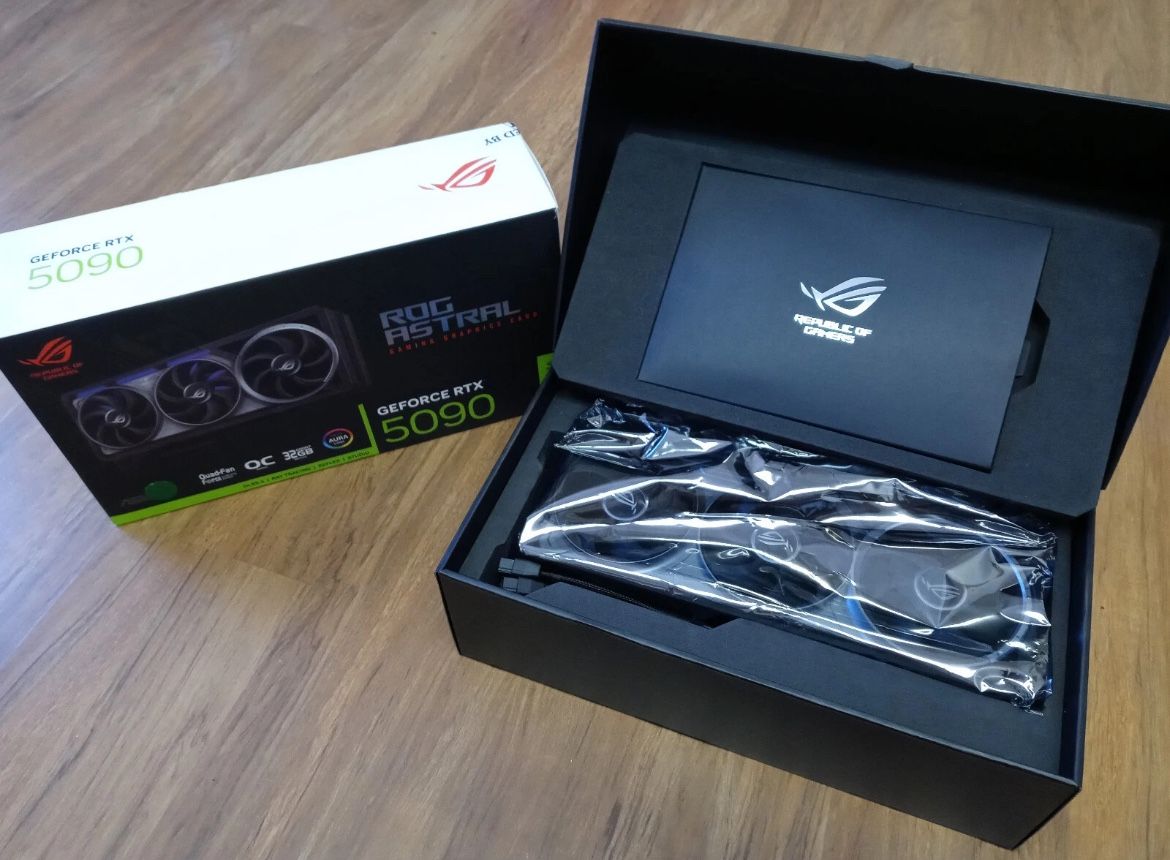 ASUS - ROG Astral NVIDIA GeForce RTX 5090 32GB GDDR7 Gaming Graphics Card
