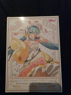 Hatsune Miku Sleeping Beauty Wonderland figure