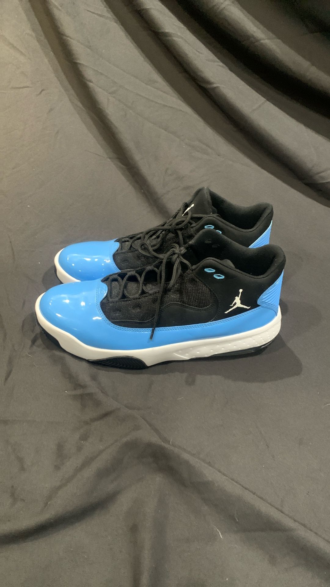 Jordan max Aura 2 University blue 