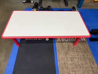 Kids classroom table with adjustable legs