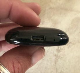 Converts wired Apple CarPlay and Android Auto to a wireless system.