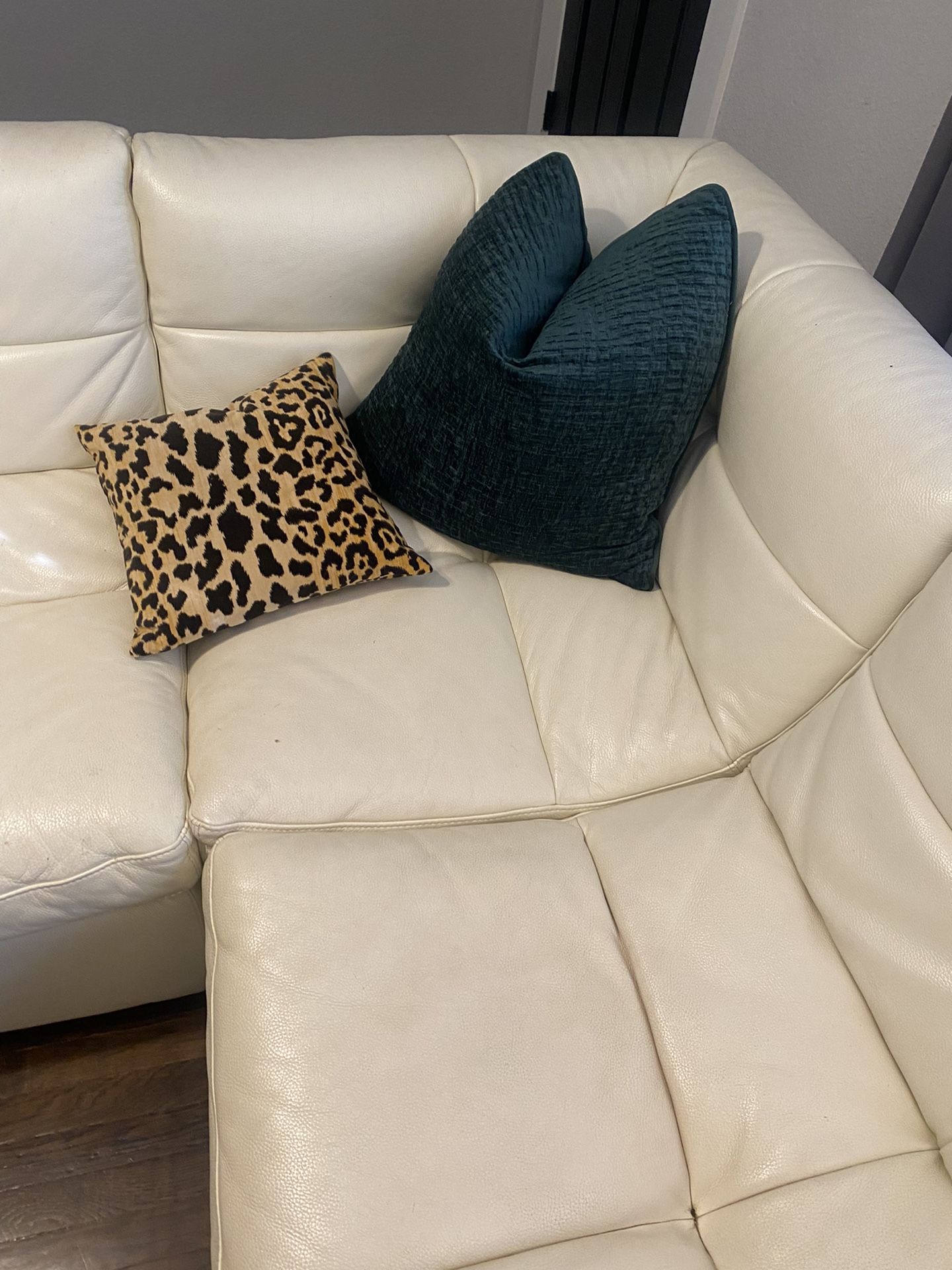 Z gallerie Leather Sectional Sofa for Sale in Fort Worth, TX OfferUp