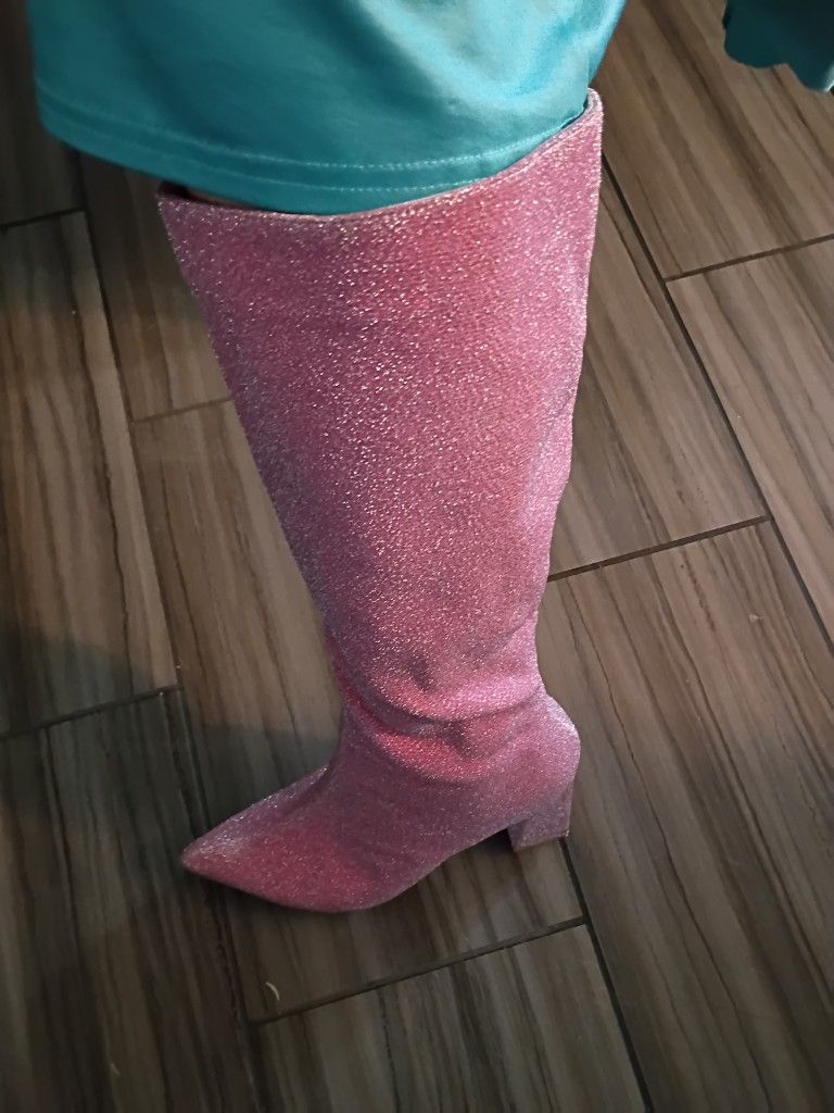 PINK BOOTS SIZE 8