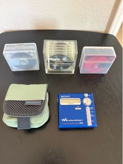 Sony Walkman MZ-N707 mini disc recorder with case and discs