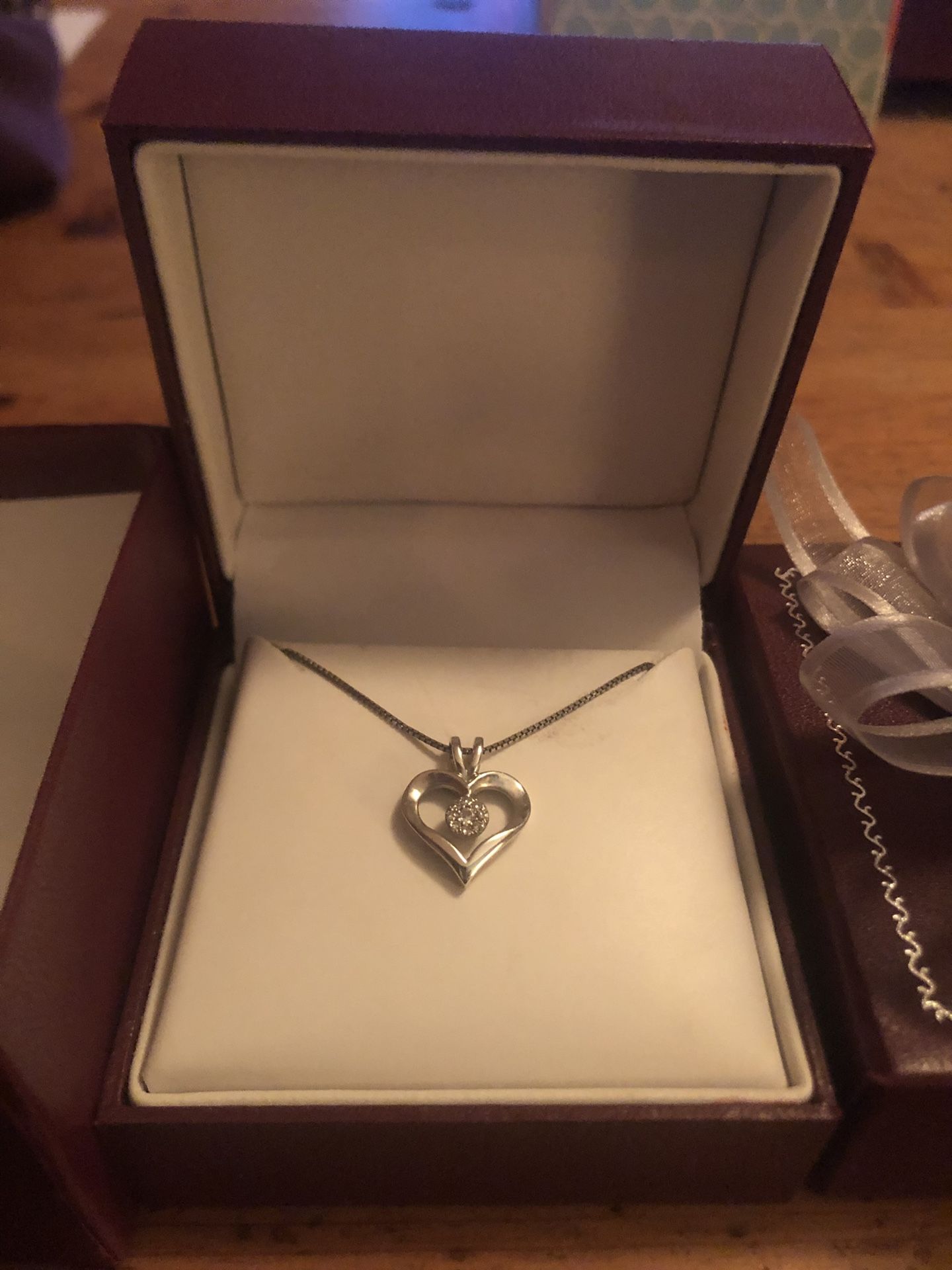 Diamond heart pendant necklace