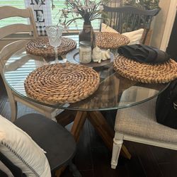 Pier 1 Table Without The Chairs Pick Up On Cattle Drive In Castroville
