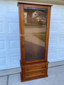 Wooden 8-Gun Display Cabinet with Glass Door