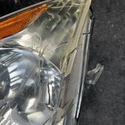 07 Toyota Avalon Xenon Headlight 