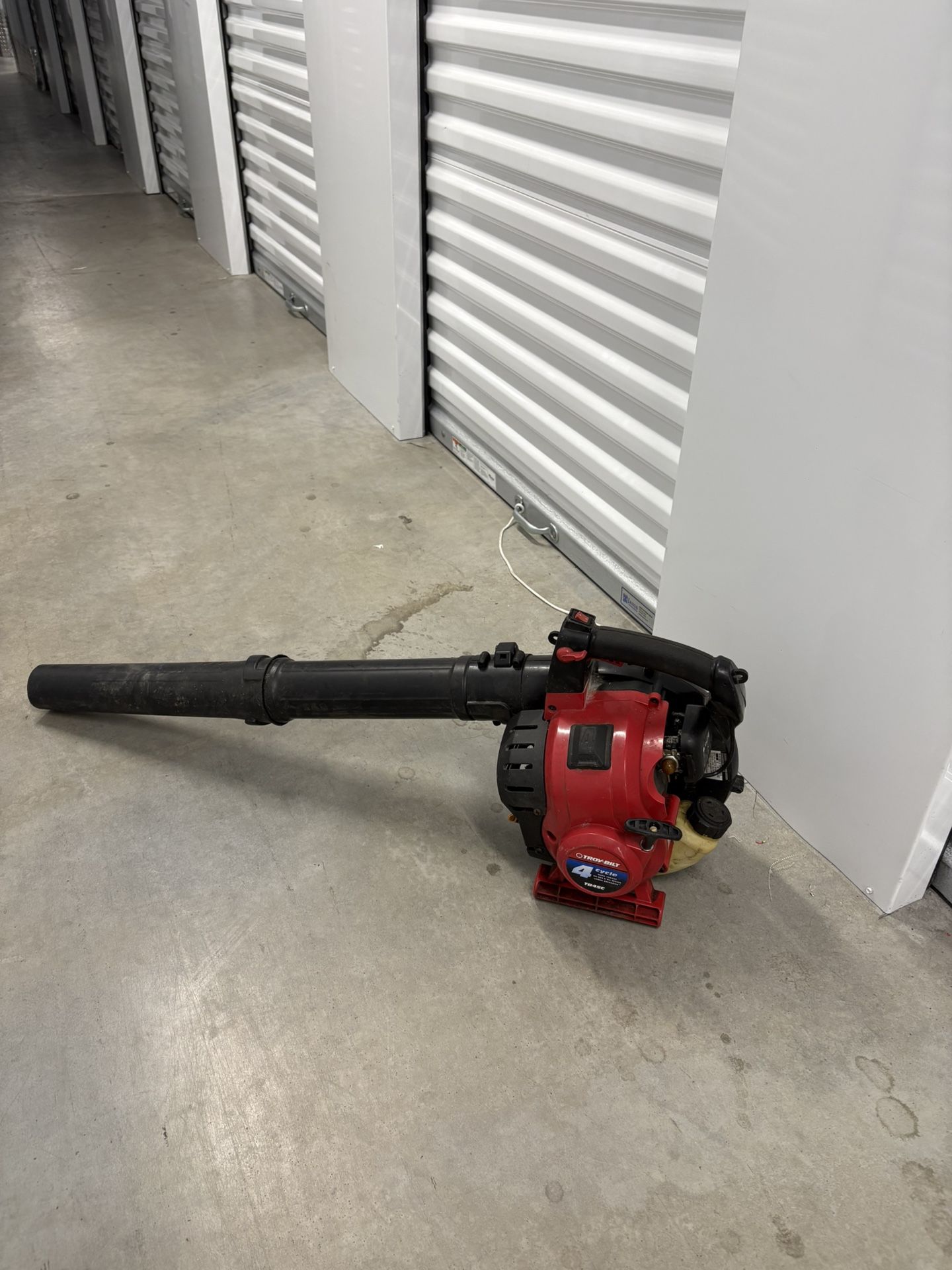 A gas leaf blower