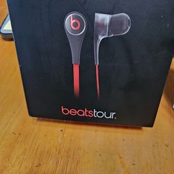 Beats tour. Open Boxed.not Used