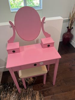 Girls Vanity with chair- Mirror