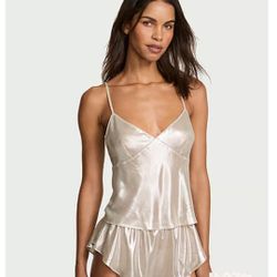 Victoria's Secret- Open-Back Cami & Short Set(M)