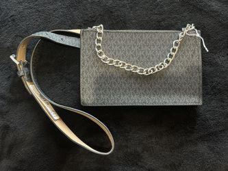 Michael Kors Belt Wallet