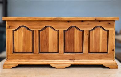 Beautifully Restored Vintage Mastercraft Solid Wood Blanket Chest / Hope Chest