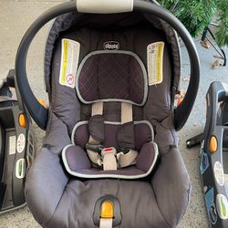 2021 Chicco car seat plus 2 car bases included
