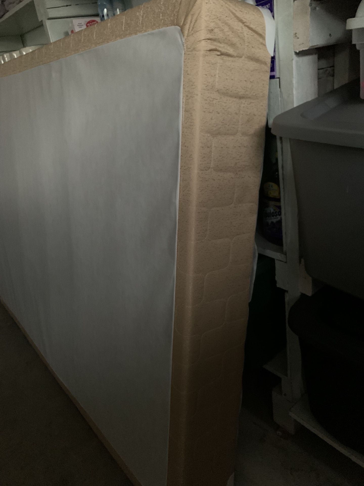 Box Spring 